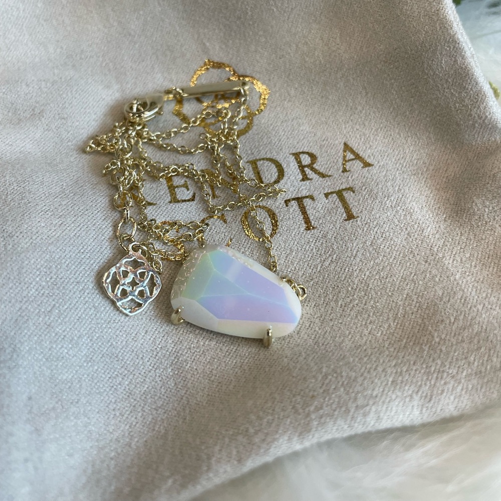 Kendra Scott Isla Pendant